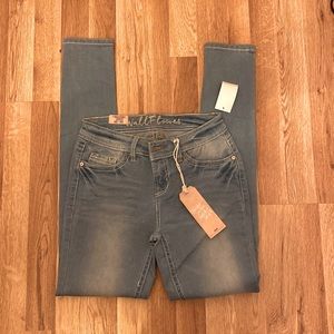Wallflower junior jeans NWT